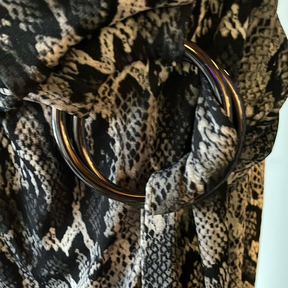 Faux snake print dress - Picture 2 of 6